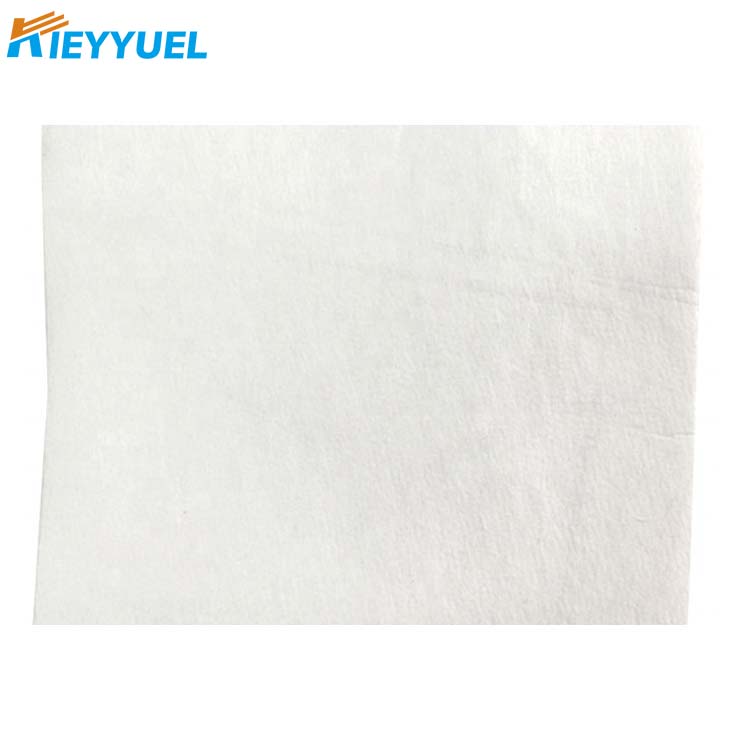 95 Tkanina z taveniny fúkania